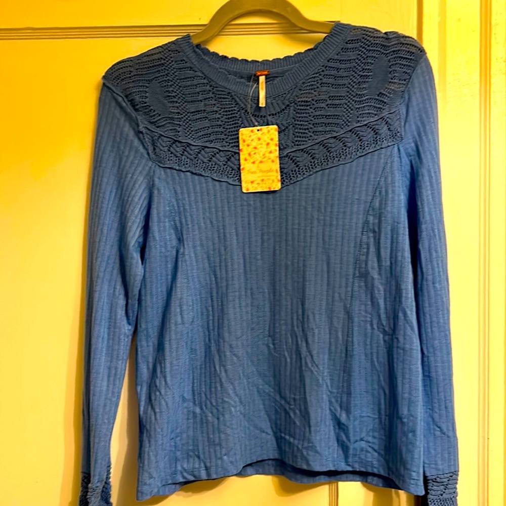 Free People Celendula size Medium blue crochet top